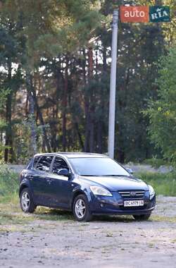 Хэтчбек Kia Ceed 2007 в Новояворовске