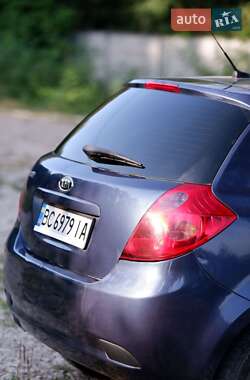 Хэтчбек Kia Ceed 2007 в Новояворовске
