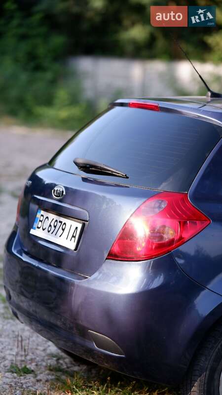 Хэтчбек Kia Ceed 2007 в Новояворовске