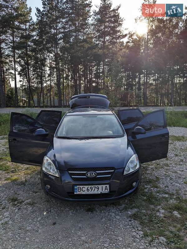 Хэтчбек Kia Ceed 2007 в Новояворовске