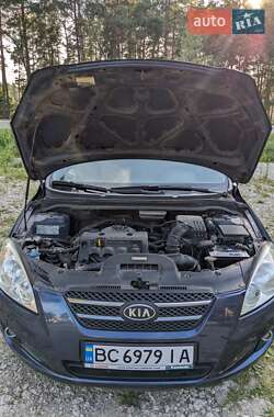 Хэтчбек Kia Ceed 2007 в Новояворовске