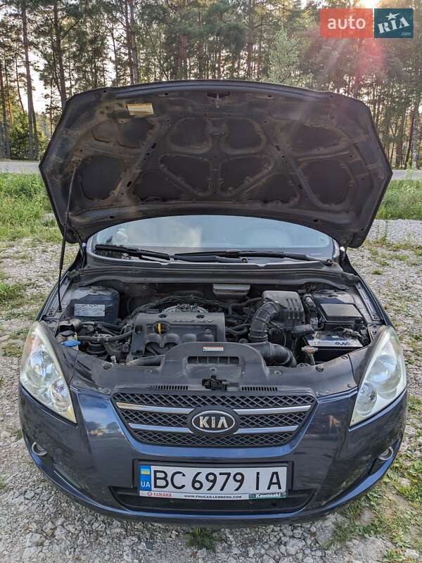 Хэтчбек Kia Ceed 2007 в Новояворовске