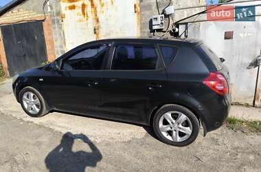 Хэтчбек Kia Ceed 2008 в Киеве