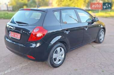 Хэтчбек Kia Ceed 2008 в 
