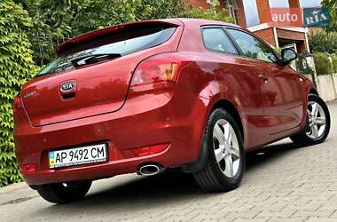 Хэтчбек Kia Ceed 2008 в 