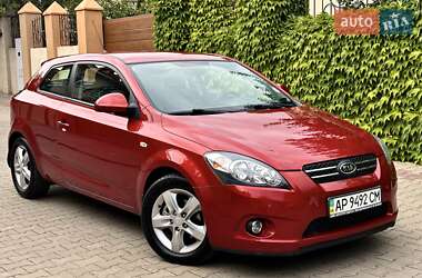 Хэтчбек Kia Ceed 2008 в 