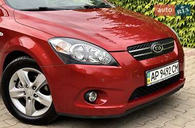 Хэтчбек Kia Ceed 2008 в 