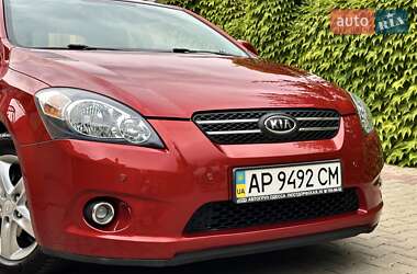 Хэтчбек Kia Ceed 2008 в 