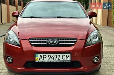 Хэтчбек Kia Ceed 2008 в 