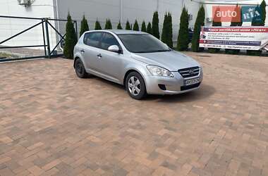 Хэтчбек Kia Ceed 2007 в 