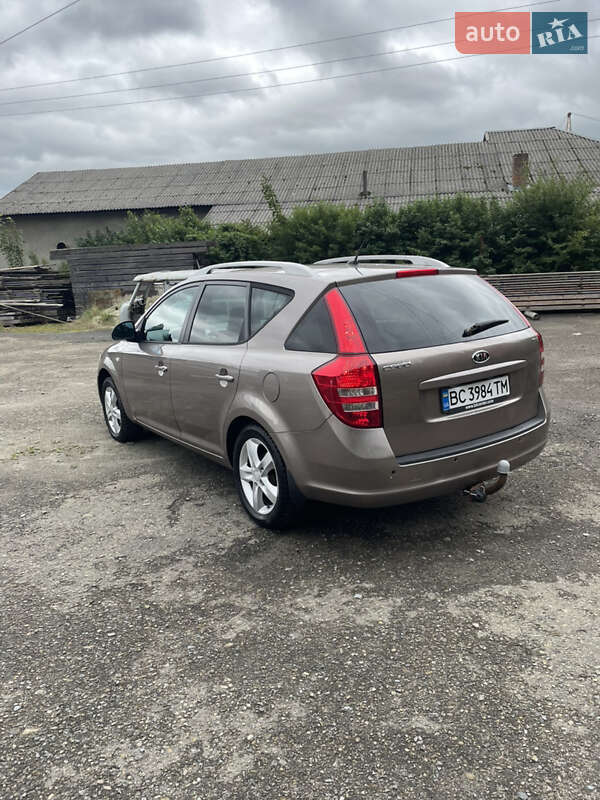 Универсал Kia Ceed 2007 в Сколе