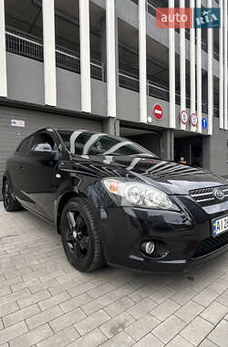 Хэтчбек Kia Ceed 2008 в 