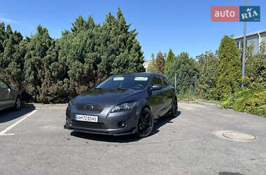 Хэтчбек Kia Ceed 2010 в 
