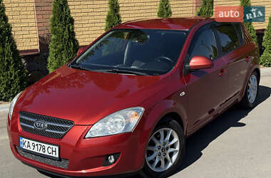 Хэтчбек Kia Ceed 2008 в 