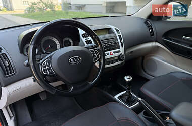 Хэтчбек Kia Ceed 2008 в 