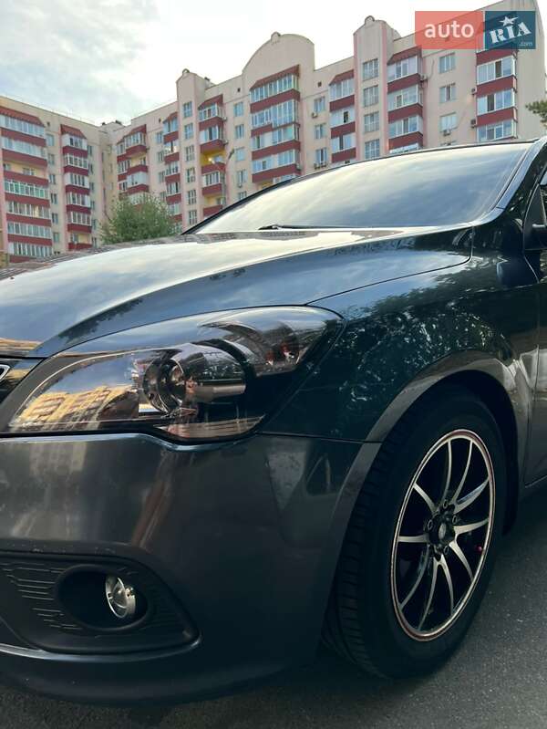 Хетчбек Kia Ceed 2011 в Києві фото 3 Хетчбек Kia Ceed 2011 в Києві