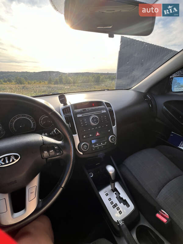 Хетчбек Kia Ceed 2011 в Києві фото 22 Хетчбек Kia Ceed 2011 в Києві