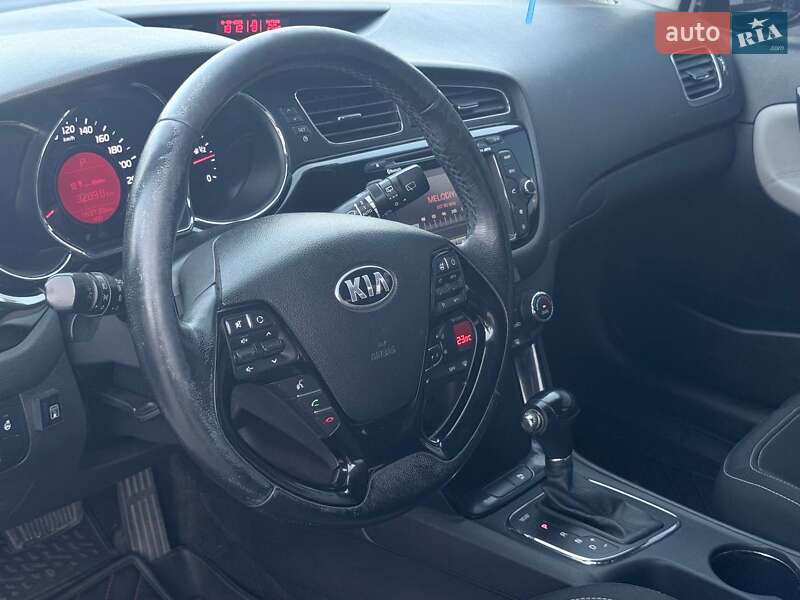 Хэтчбек Kia Ceed 2012 в Харькове