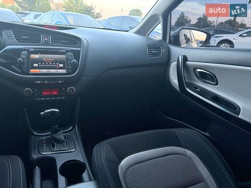 Хэтчбек Kia Ceed 2012 в Харькове