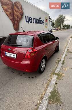 Хэтчбек Kia Ceed 2007 в 