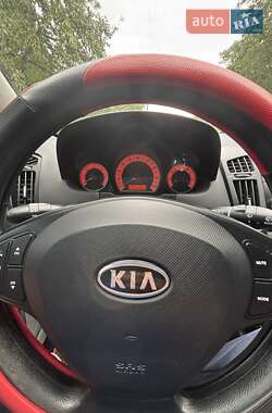 Хэтчбек Kia Ceed 2007 в 