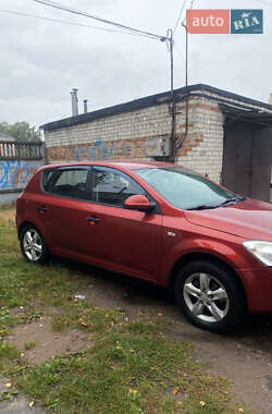 Хэтчбек Kia Ceed 2008 в 
