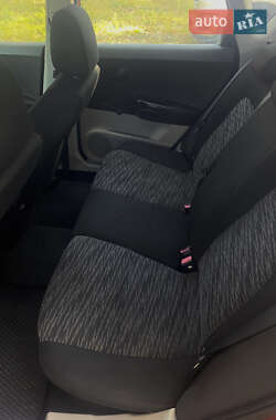 Хэтчбек Kia Ceed 2008 в 