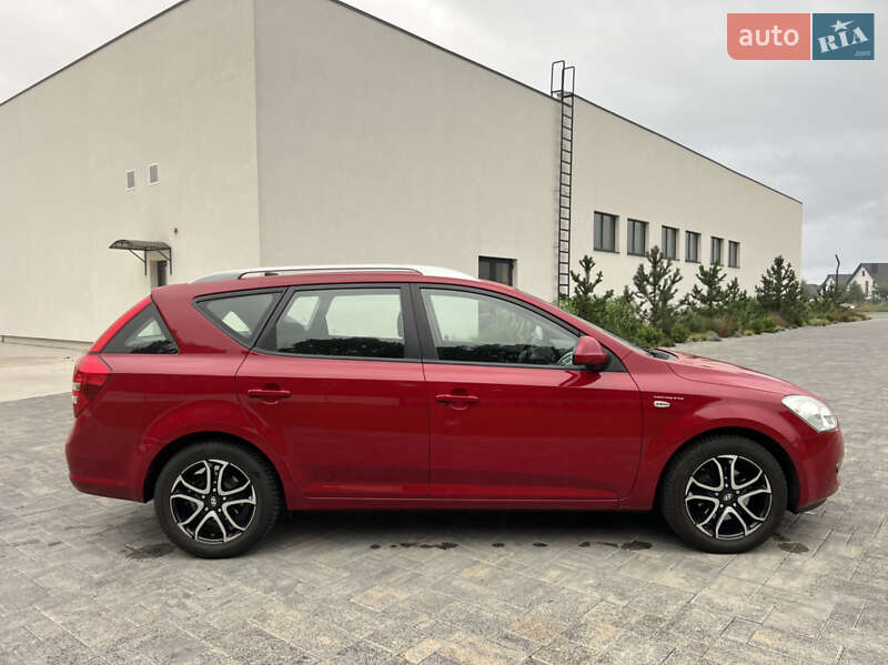 Универсал Kia Ceed 2008 в Луцке