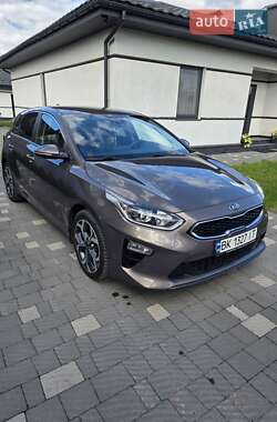 Хэтчбек Kia Ceed 2019 в Сарнах