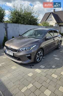 Хэтчбек Kia Ceed 2019 в 