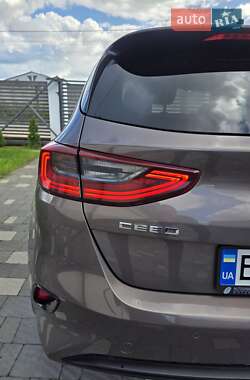 Хэтчбек Kia Ceed 2019 в 