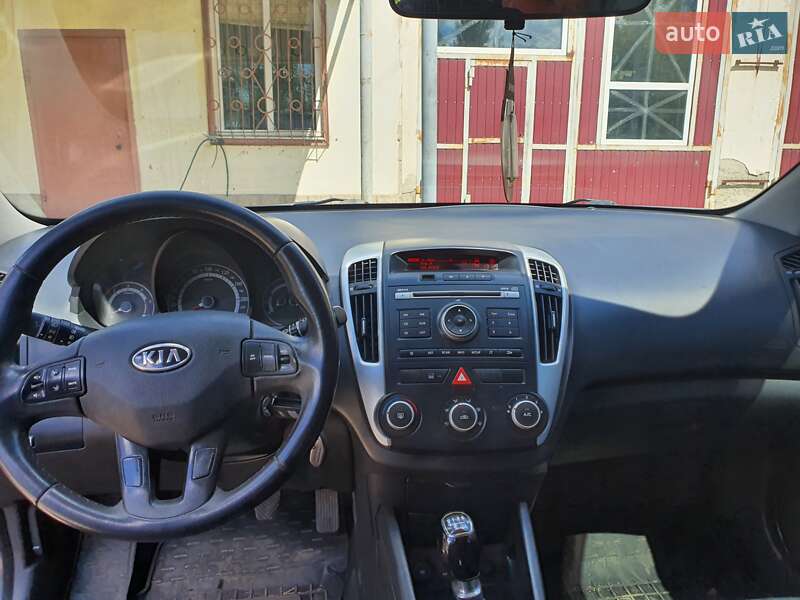 Универсал Kia Ceed 2012 в Кривом Роге