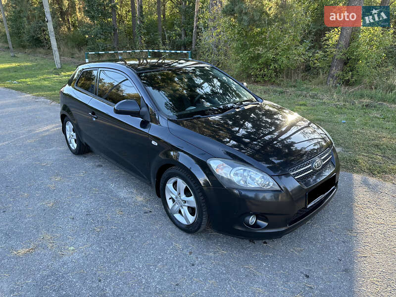 Хэтчбек Kia Ceed 2008 в Киеве