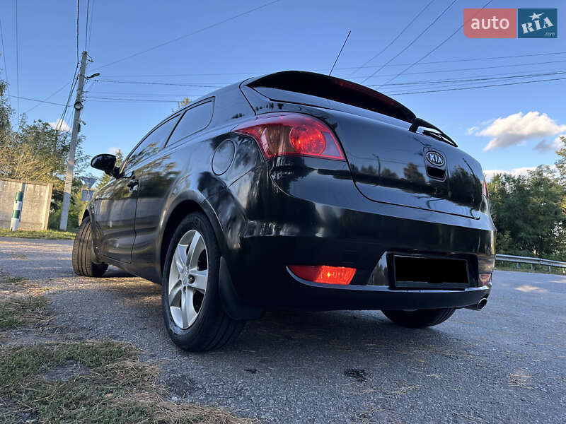 Хэтчбек Kia Ceed 2008 в Киеве