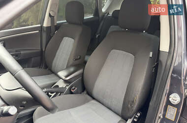 Хэтчбек Kia Ceed 2010 в 