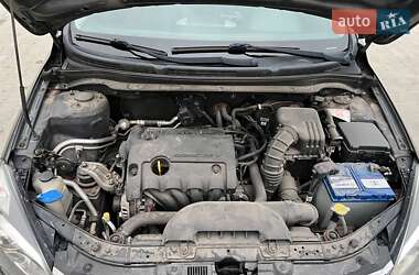 Хетчбек Kia Ceed 2011 в 