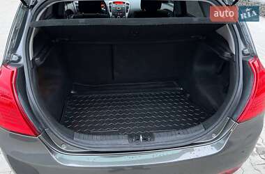 Хетчбек Kia Ceed 2011 в 
