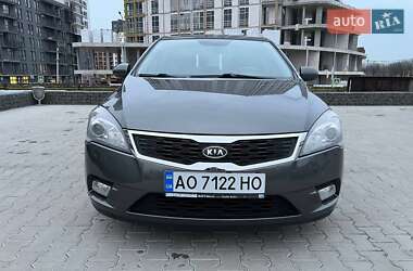 Хетчбек Kia Ceed 2011 в 