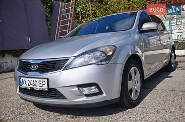 Хэтчбек Kia Ceed 2009 в Харькове