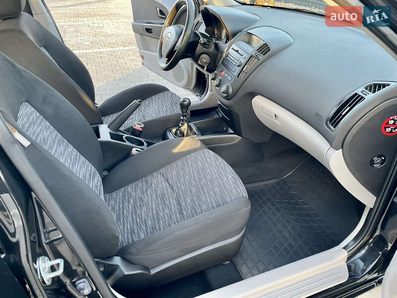 Хетчбек Kia Ceed 2007 в Одесі фото 50 Хетчбек Kia Ceed 2007 в Одесі