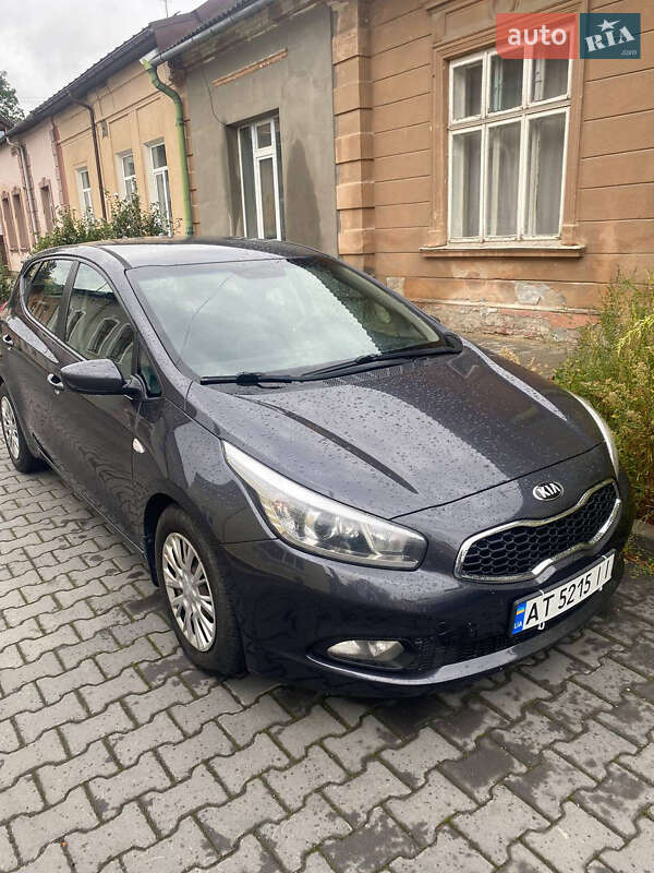 Хэтчбек Kia Ceed 2013 в Ивано-Франковске
