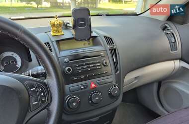 Хэтчбек Kia Ceed 2008 в 