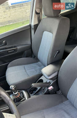 Хэтчбек Kia Ceed 2011 в 