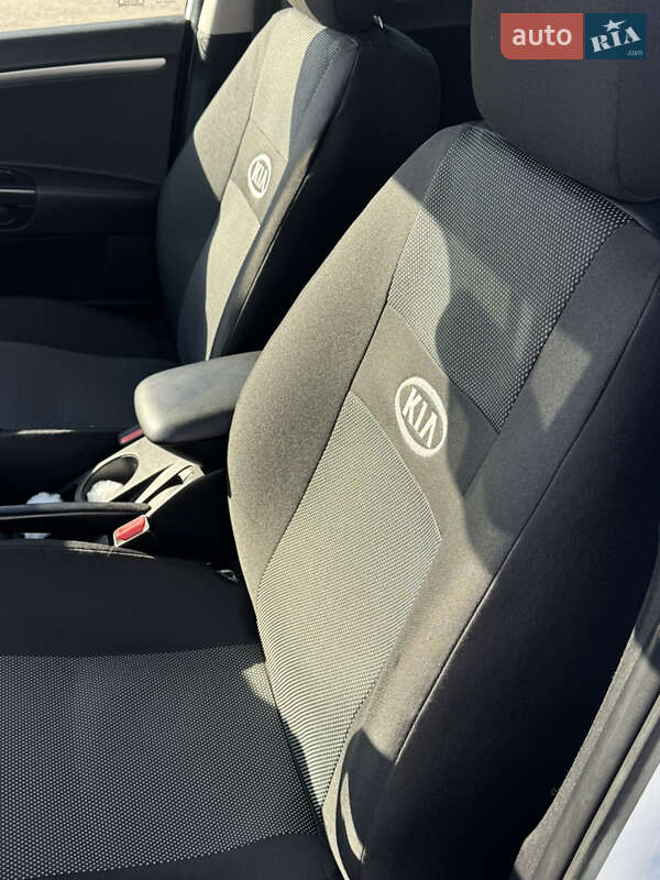 Универсал Kia Ceed 2009 в Владимирце