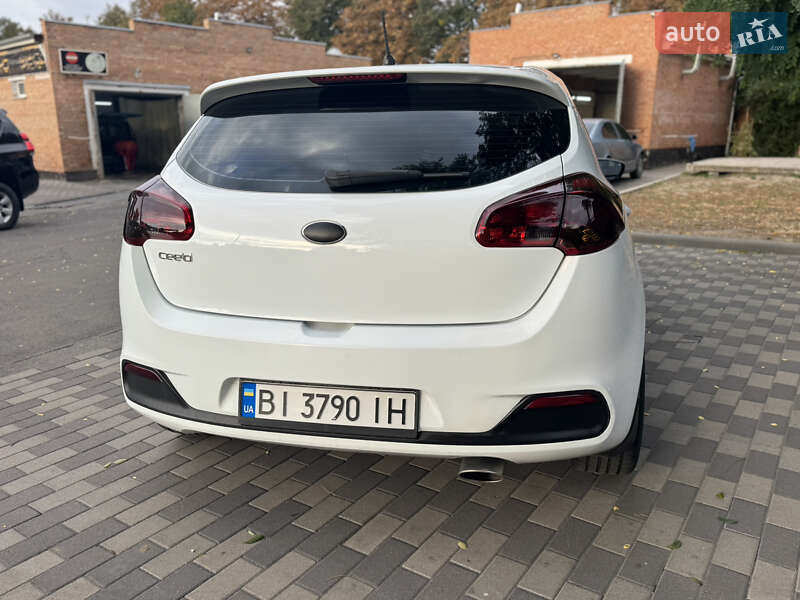 Хэтчбек Kia Ceed 2012 в Лубнах