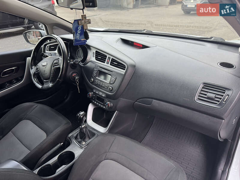 Хэтчбек Kia Ceed 2012 в Лубнах