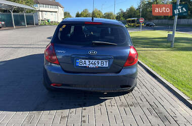 Хэтчбек Kia Ceed 2008 в 