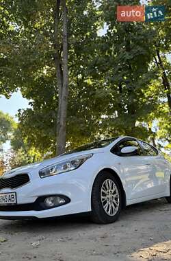 Хэтчбек Kia Ceed 2013 в Киеве