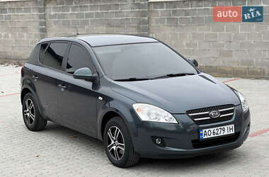 Хэтчбек Kia Ceed 2007 в 