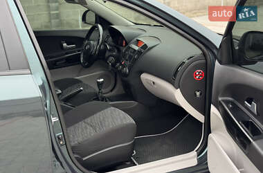 Хэтчбек Kia Ceed 2007 в 